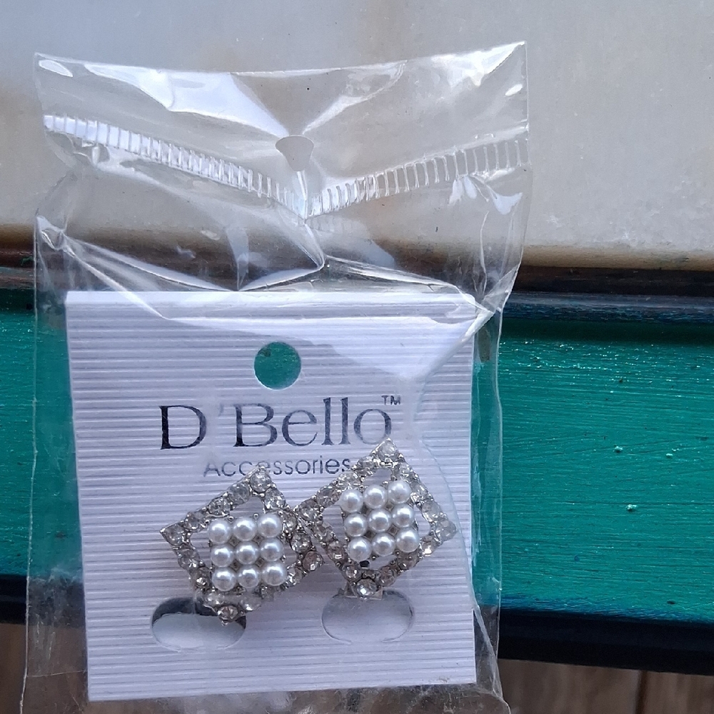 Silver Pearl Earrings